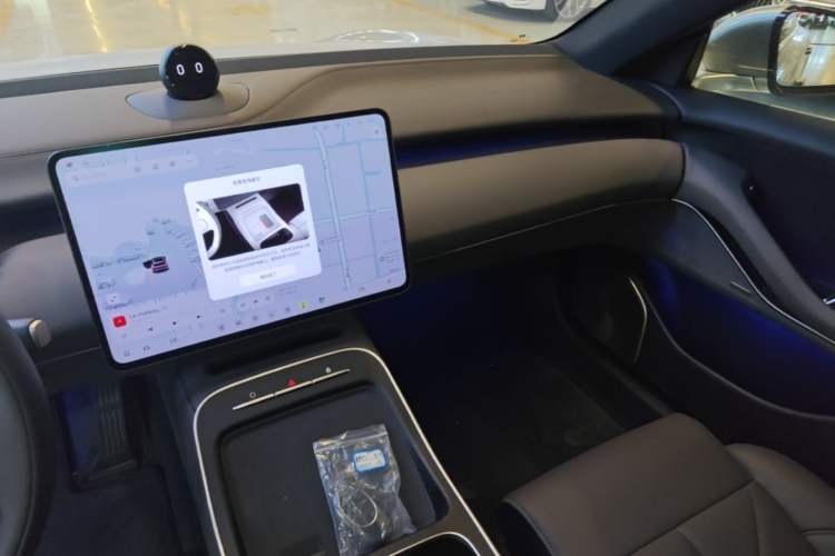 Used Nio ET5T 2025 75 kWh Touring Audio And AC Panel