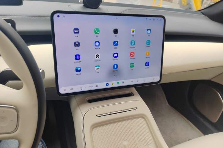 Used Nio ET5T 2025 75 kWh Touring Audio And AC Panel