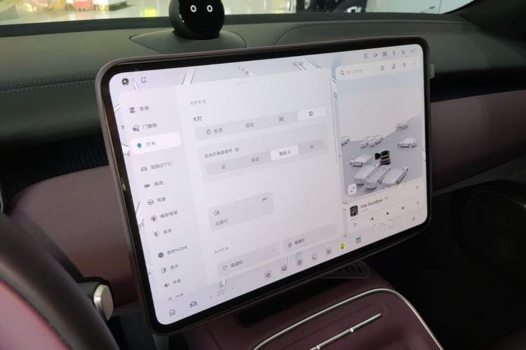 Used Nio ET5T 2025 75 kWh Touring Audio And AC Panel