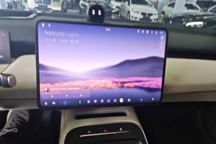 Used Nio ET5T 2025 75 kWh Touring Audio And AC Panel