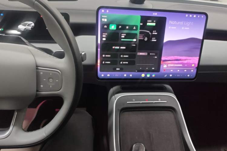 Used Nio ET5T 2025 75 kWh Touring Audio And AC Panel