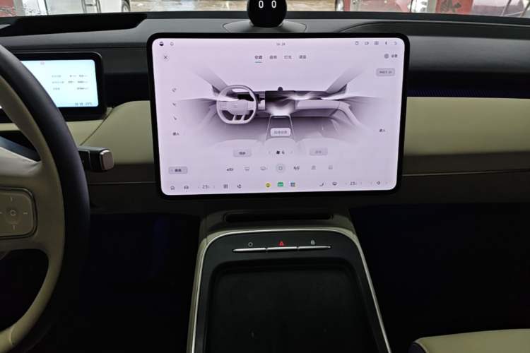 Used Nio ET5T 2025 75 kWh Touring Audio And AC Panel