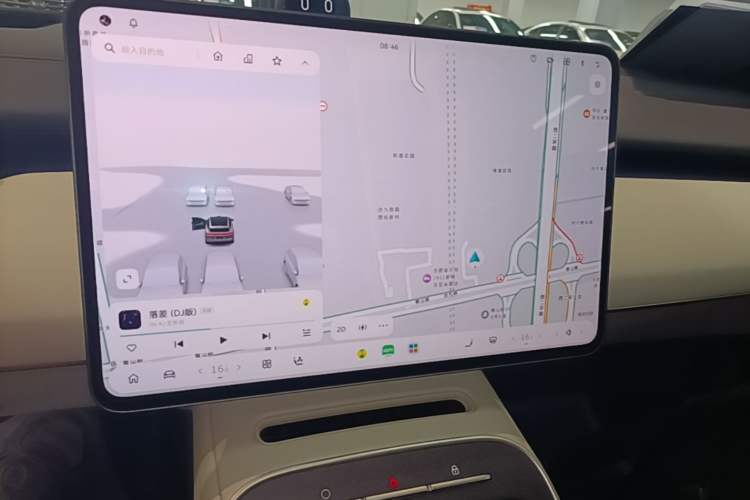 Used Nio ET5T 2025 75 kWh Touring Audio And AC Panel