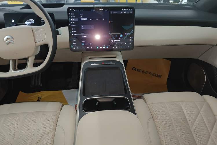 Used Nio ET5T 2025 75 kWh Touring Audio And AC Panel