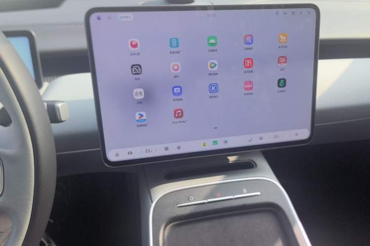 Used Nio ET5T 2025 75 kWh Touring Audio And AC Panel