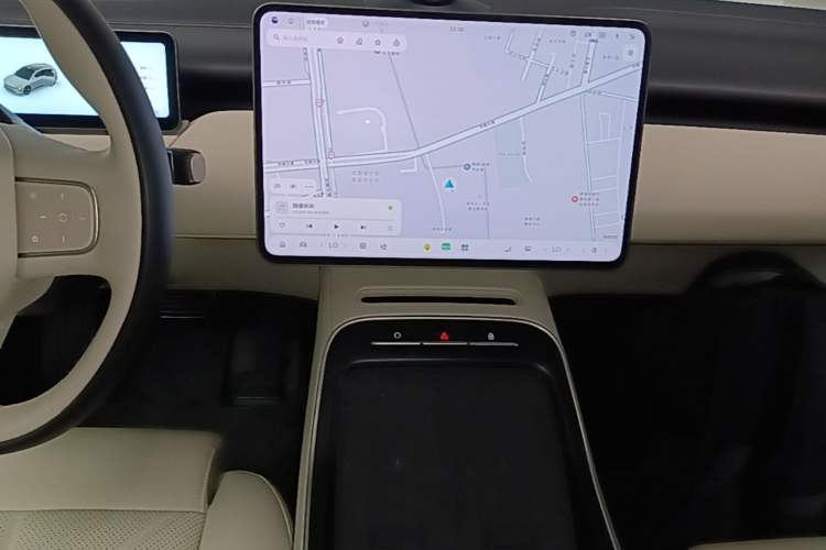 Used Nio ET5T 2025 75 kWh Touring Audio And AC Panel