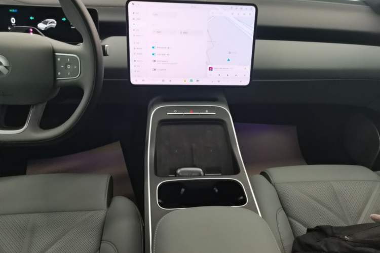 Used Nio ET5T 2025 75 kWh Touring Audio And AC Panel
