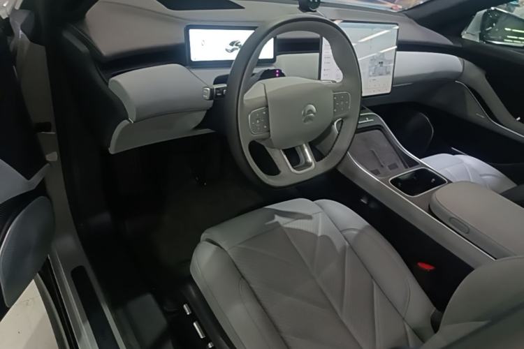 Used Nio ET5T 2025 75 kWh Touring Center Console