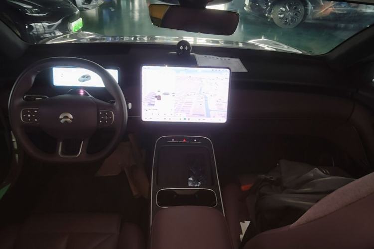 Used Nio ET5T 2025 75 kWh Touring Center Console