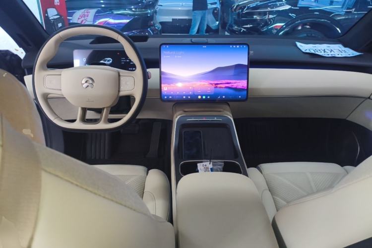 Used Nio ET5T 2025 75 kWh Touring Center Console