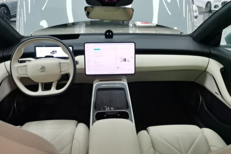Used Nio ET5T 2025 75 kWh Touring Center Console