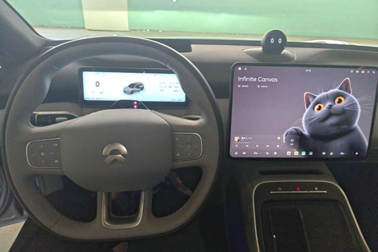 Used Nio ET5T 2025 75 kWh Touring Center Console