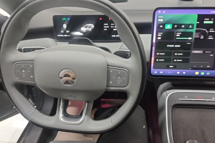 Used Nio ET5T 2025 75 kWh Touring Center Console