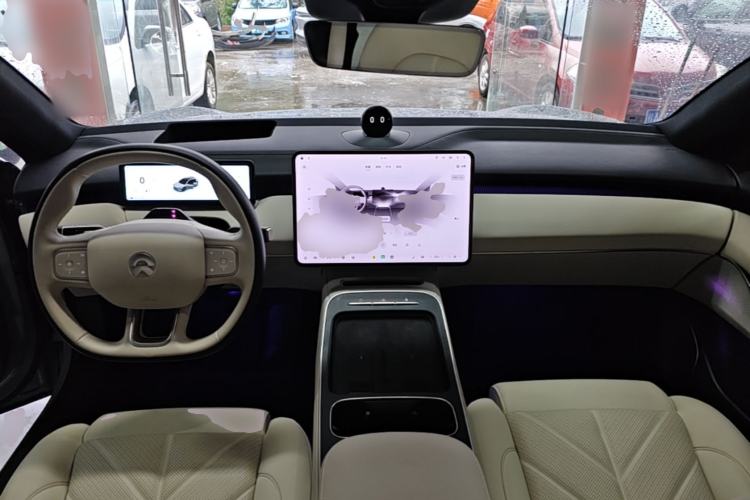 Used Nio ET5T 2025 75 kWh Touring Center Console