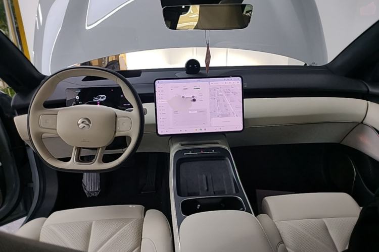 Used Nio ET5T 2025 75 kWh Touring Center Console