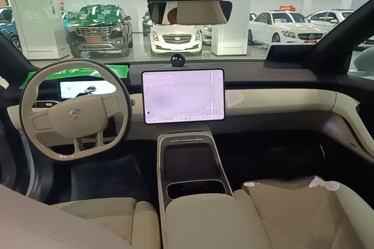 Used Nio ET5T 2025 75 kWh Touring Center Console
