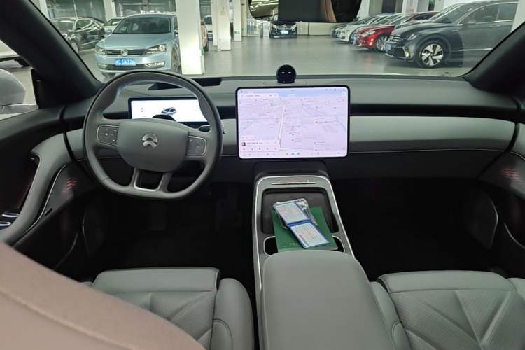 Used Nio ET5T 2025 75 kWh Touring Center Console
