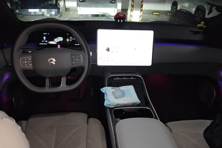 Used Nio ET5T 2025 75 kWh Touring Center Console