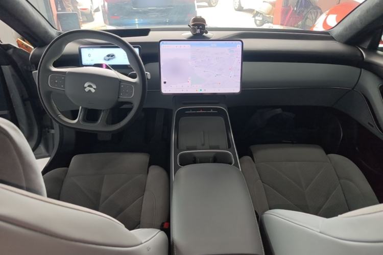Used Nio ET5T 2025 Model Champion Commemorative Edition, 75kWh Touring Center Console