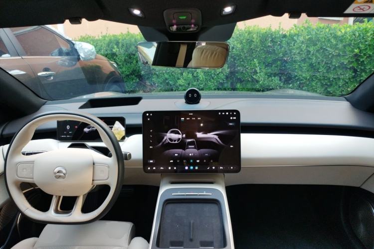 Used Nio ET5T 2025 75 kWh Touring Center Console