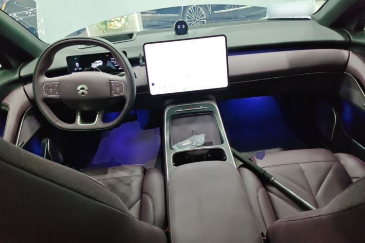Used Nio ET5T 2025 75 kWh Touring Center Console
