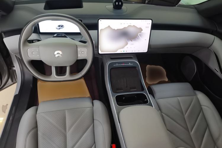 Used Nio ET5T 2025 75 kWh Touring Center Console