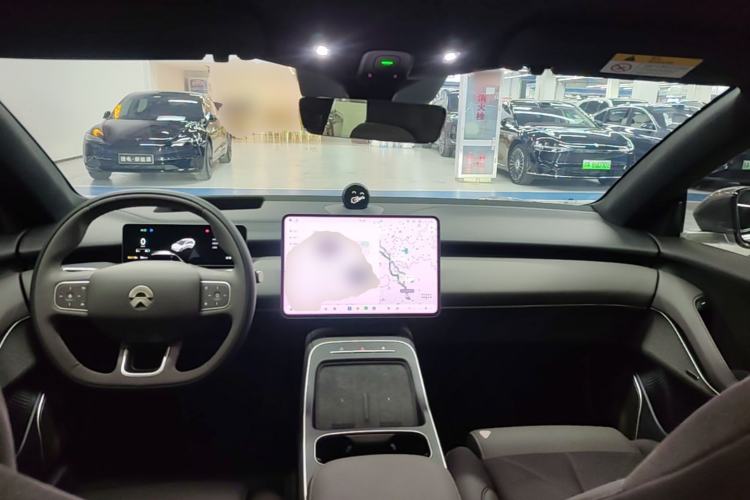 Used Nio ET5T 2025 75 kWh Touring Center Console