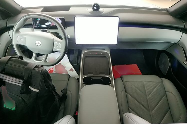 Used Nio ET5T 2025 75 kWh Touring Center Console