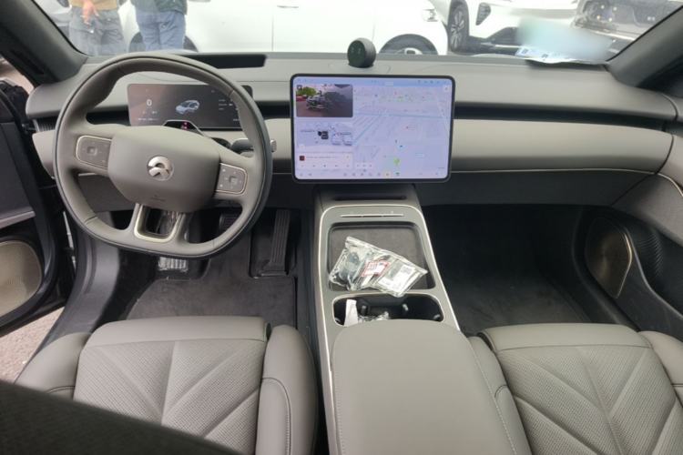 Used Nio ET5T 2025 75 kWh Touring Center Console