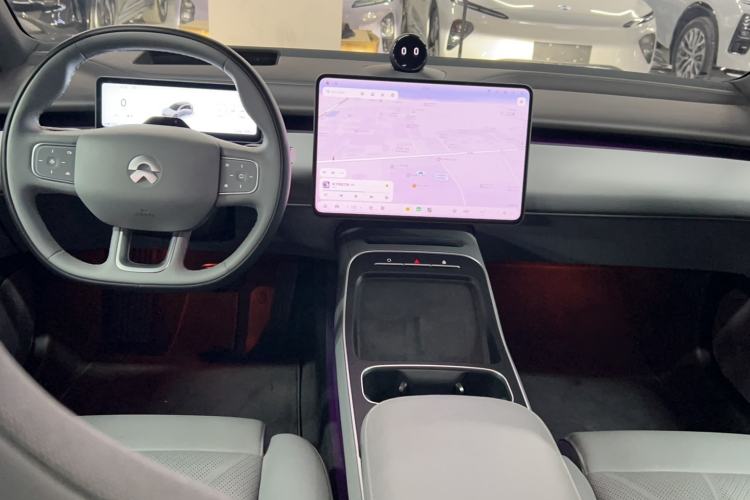 Used Nio ET5T 2025 75 kWh Touring Center Console