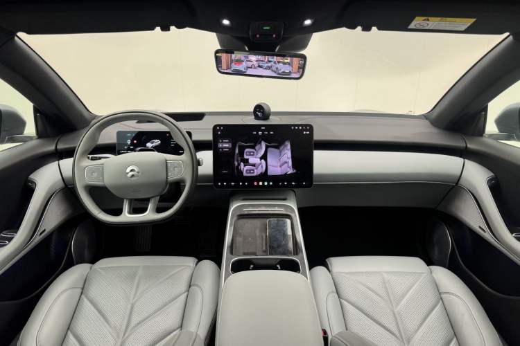Used Nio ET5T 2025 75 kWh Touring Center Console