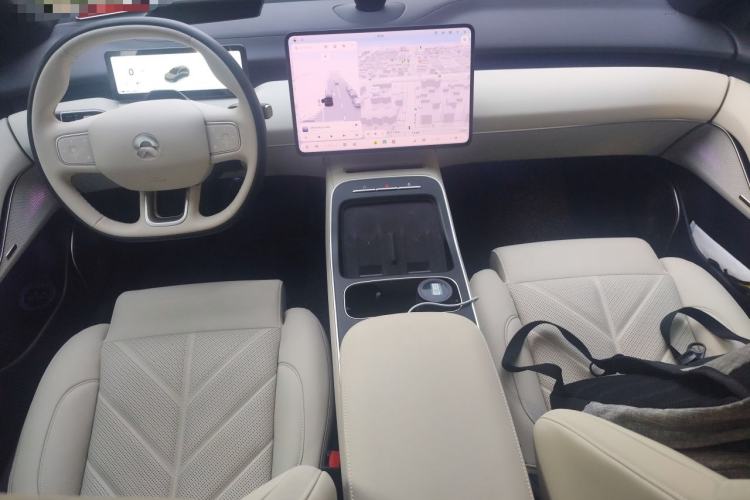 Used Nio ET5T 2025 75 kWh Touring Center Console