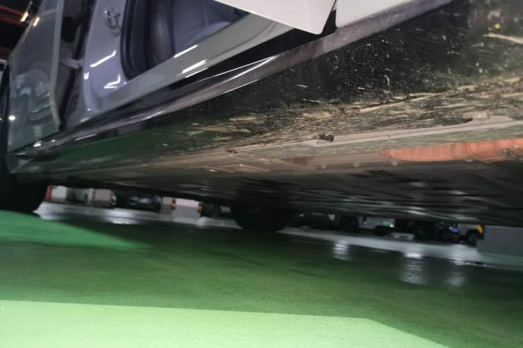Used Nio ET5T 2025 75 kWh Touring Chassis Front Right
