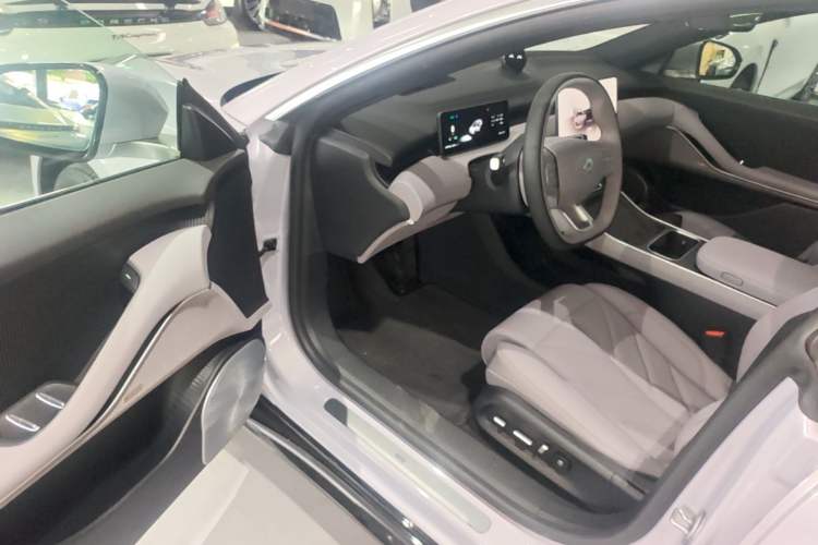 Used Nio ET5T 2025 75 kWh Touring Driver Seat