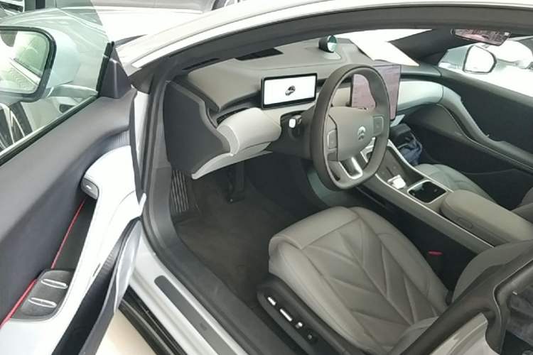 Used Nio ET5T 2025 75 kWh Touring Driver Seat