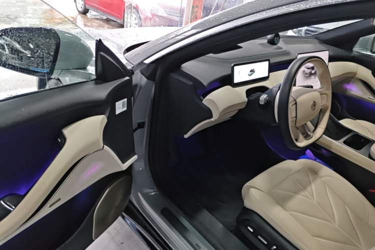 Used Nio ET5T 2025 75 kWh Touring Driver Seat
