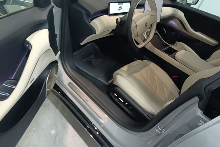 Used Nio ET5T 2025 75 kWh Touring Driver Seat