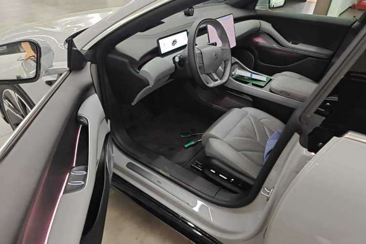 Used Nio ET5T 2025 75 kWh Touring Driver Seat
