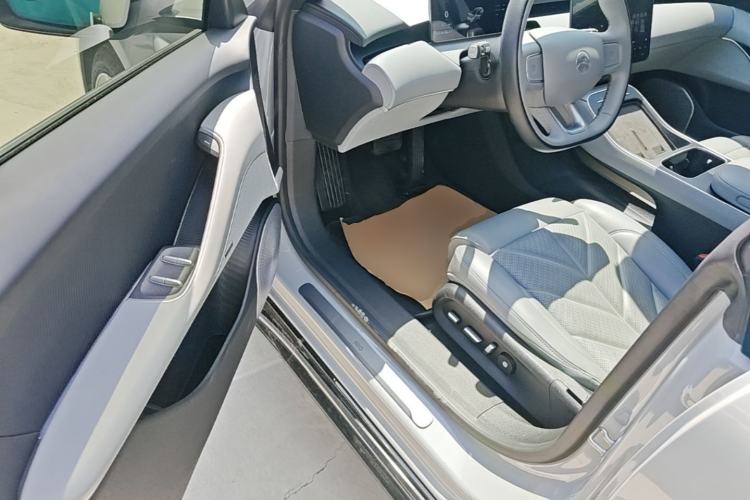 Used Nio ET5T 2025 75 kWh Touring Driver Seat