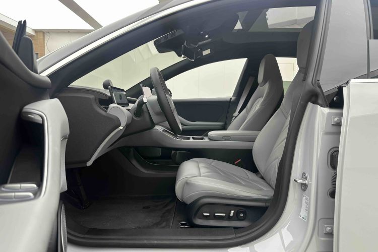 Used Nio ET5T 2025 75 kWh Touring Driver Seat