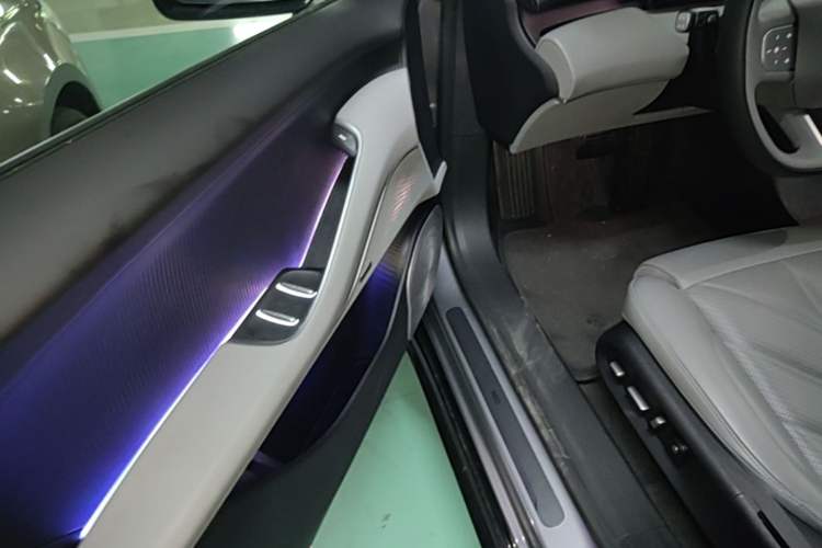 Used Nio ET5T 2025 75 kWh Touring Driver Seat