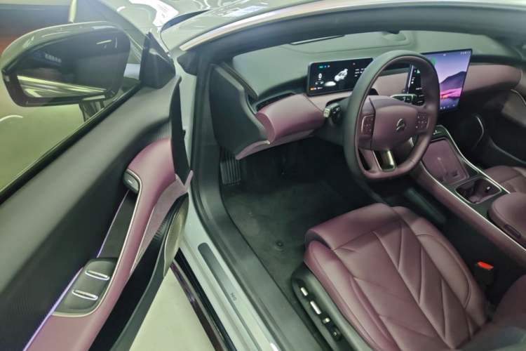 Used Nio ET5T 2025 75 kWh Touring Driver Seat