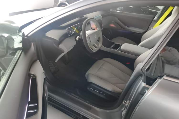 Used Nio ET5T 2025 Model Champion Commemorative Edition, 75kWh Touring Driver Seat