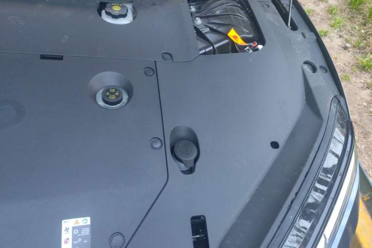 Used Nio ET5T 2025 75 kWh Touring Engine Bay Left