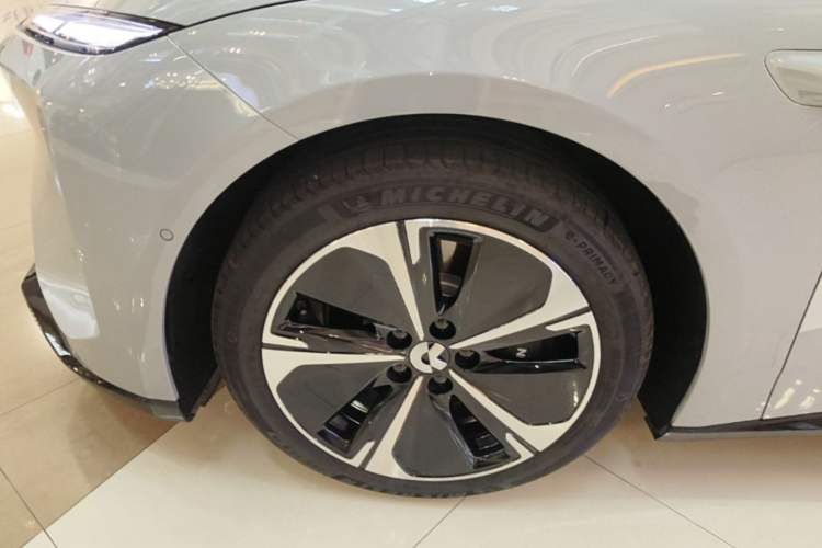 Used Nio ET5T 2025 75 kWh Touring Exterior 1