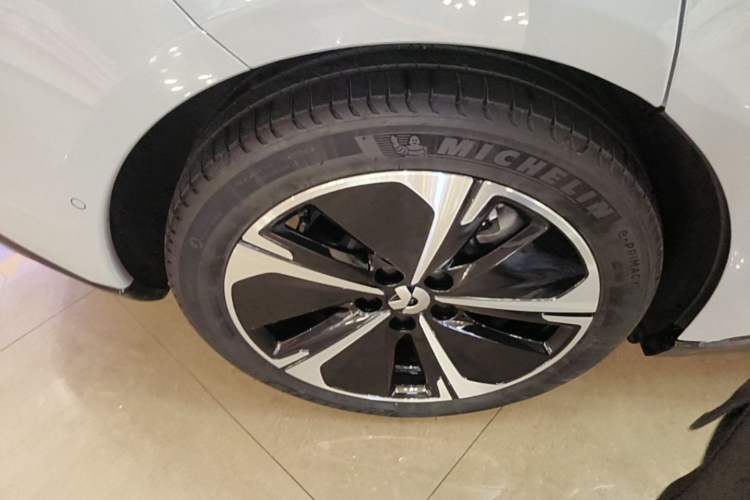 Used Nio ET5T 2025 75 kWh Touring Exterior 2