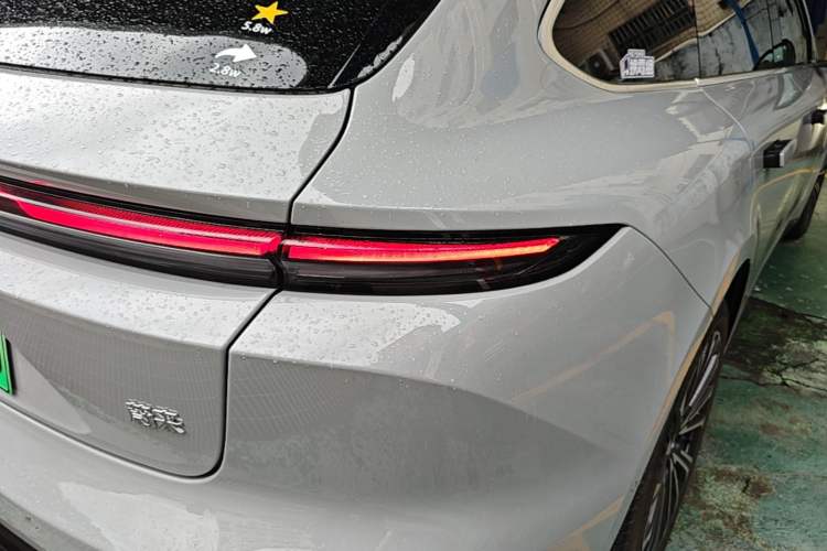Used Nio ET5T 2025 75 kWh Touring Exterior 3