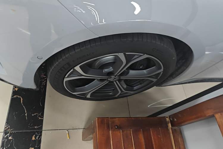 Used Nio ET5T 2025 75 kWh Touring Exterior 4