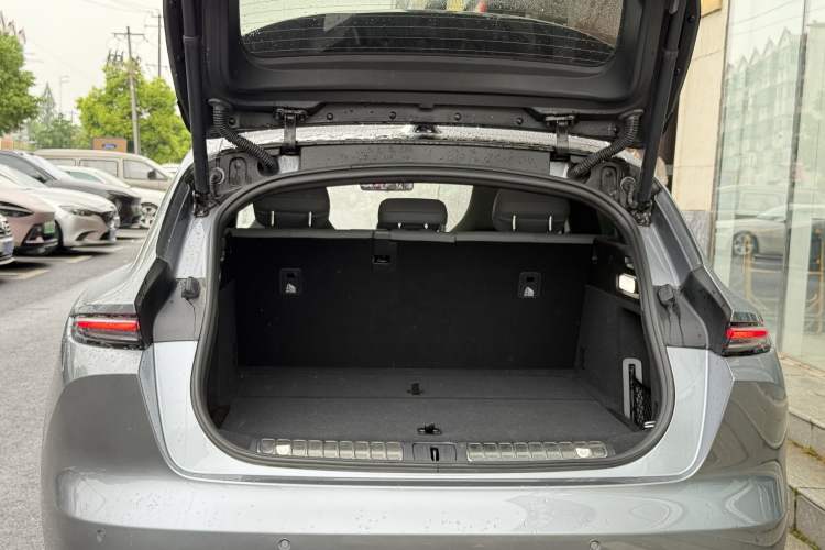 Used Nio ET5T 2025 75 kWh Touring Exterior 7