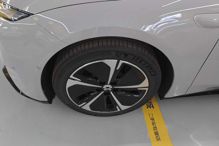 Used Nio ET5T 2025 75 kWh Touring Exterior 7